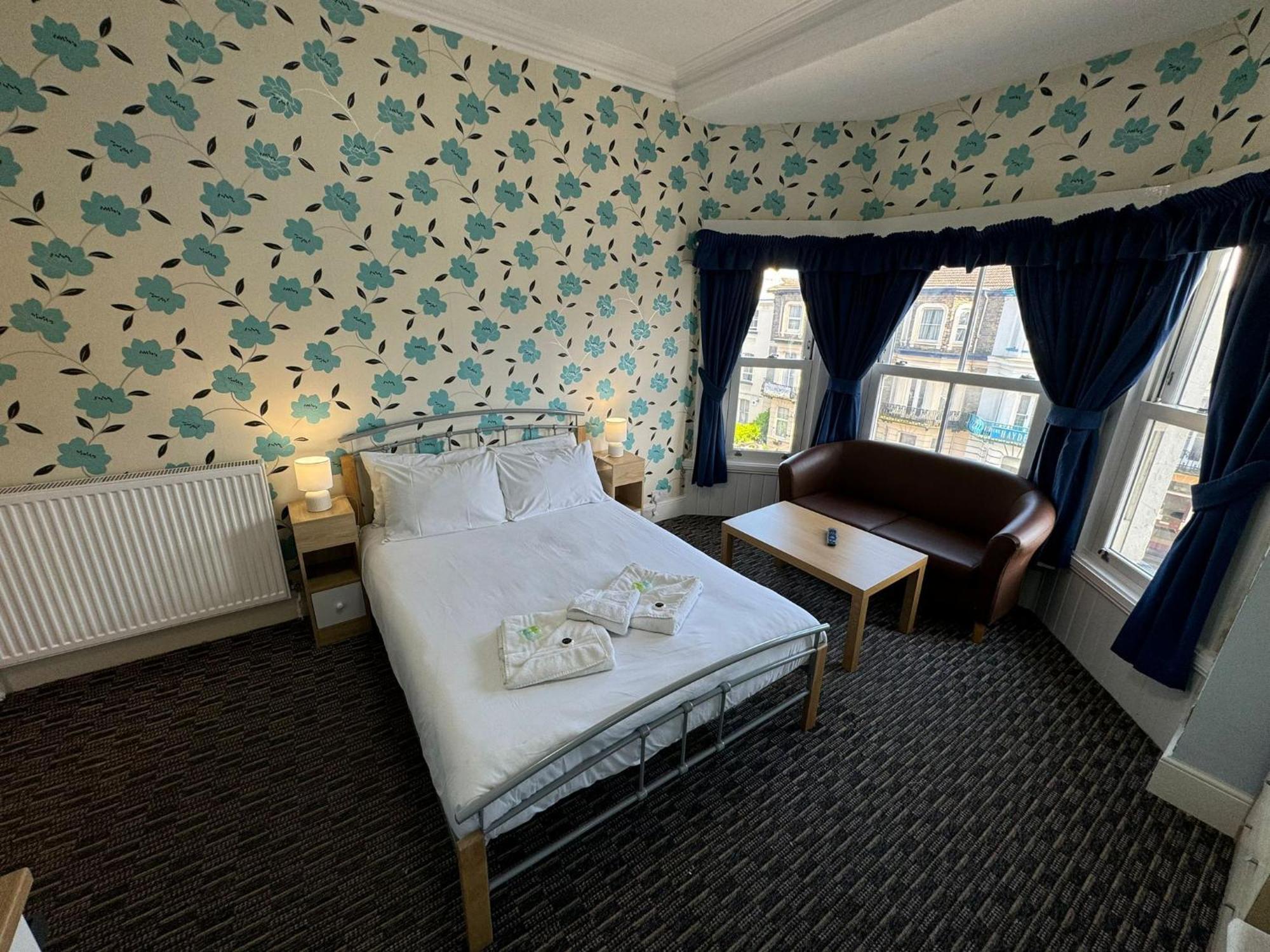 The Paradise Guest House غريت يورماوث المظهر الخارجي الصورة